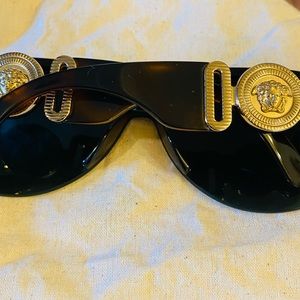Versace sunglasses model VE 4391. box is not  included. 

Price is negotiable